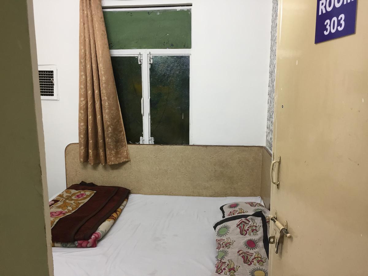 Karam Durga Guest House New Delhi Bagian luar foto
