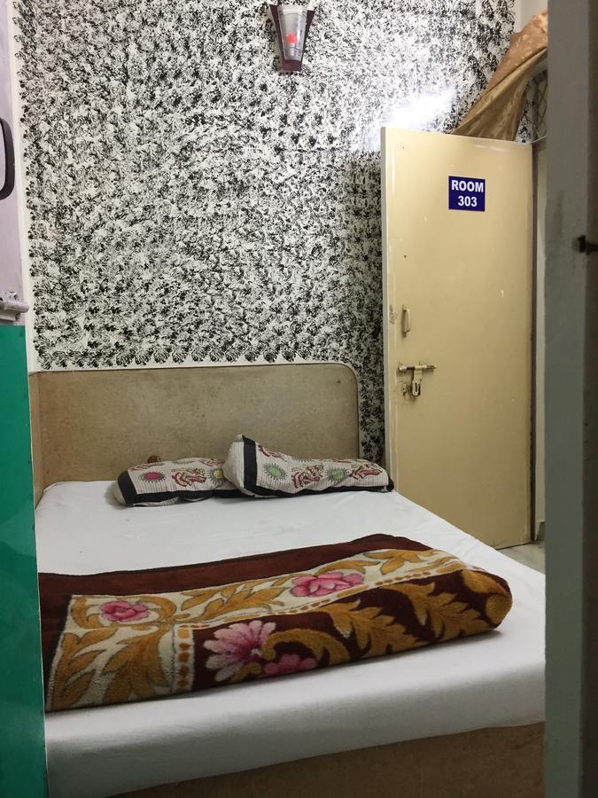 Karam Durga Guest House New Delhi Bagian luar foto