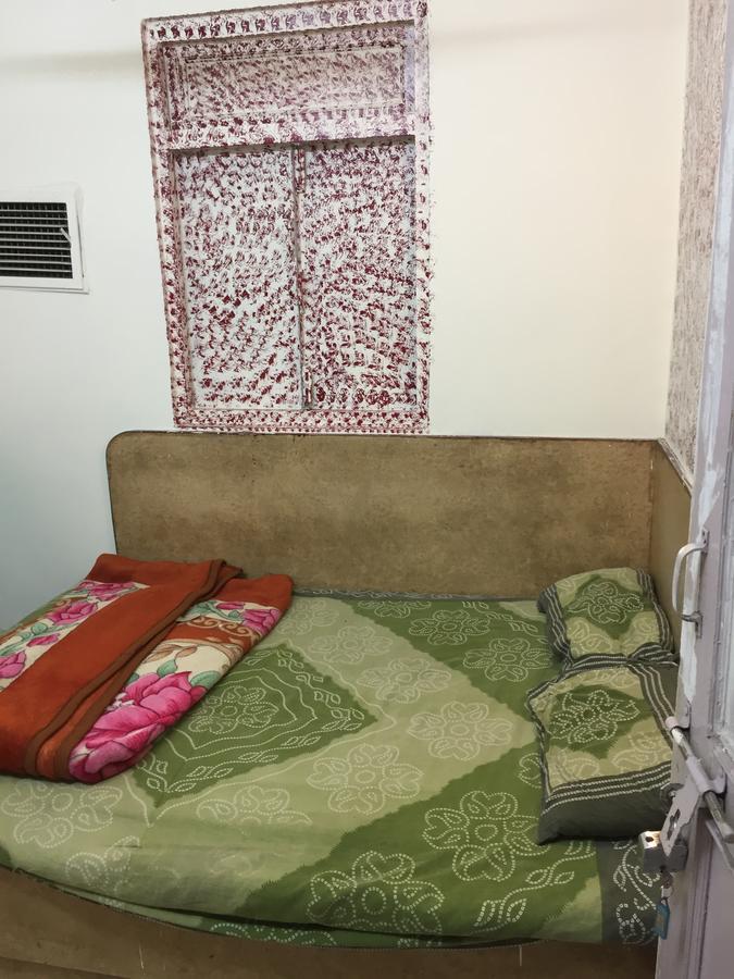 Karam Durga Guest House New Delhi Bagian luar foto